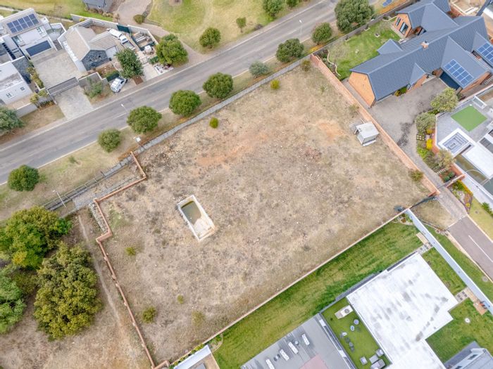 Vacant Land Residential For Sale in Six Fountains: 2163m2 with approved plans.