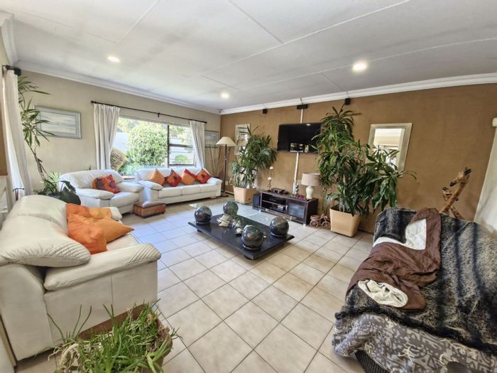 Bryanston House For Sale: Low levies, double garages, solar, staff quarters, pool.