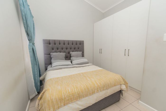 House for Sale in Parsonsvlei: 2 beds, backyard, secure estate, close to amenities.