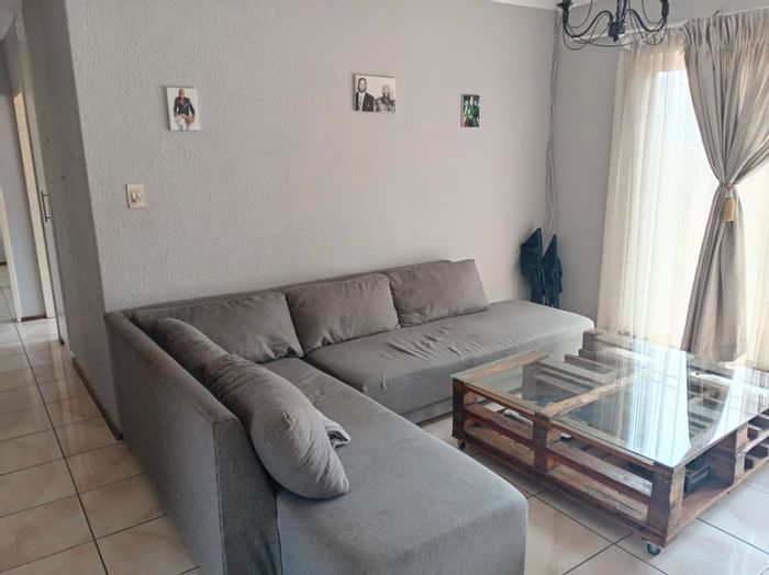 For Sale: Ground Floor 2-Bedroom Townhouse with Security and Private Outdoor Space in Georginia.