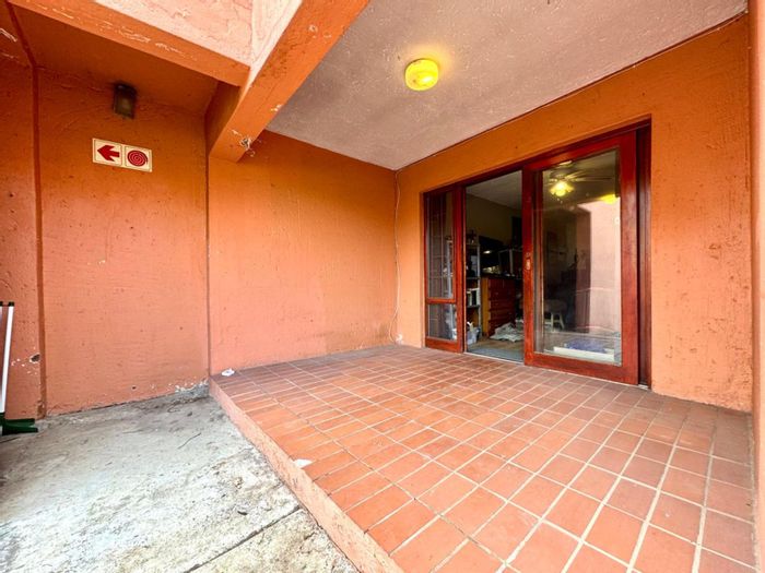 To Rent: 2-Bedroom Townhouse in Randpark Ridge with private garden and communal pool.