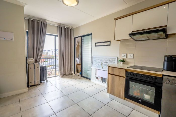 For Sale: 1-Bedroom Apartment in Blyde Riverwalk Estate with lagoon, gym, and security.