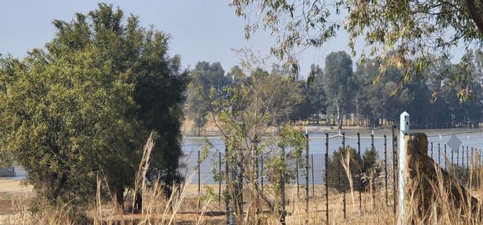 Vaal Marina Central: For Sale, Vacant Land Residential, 1.3-Hectare Waterfront Stand.