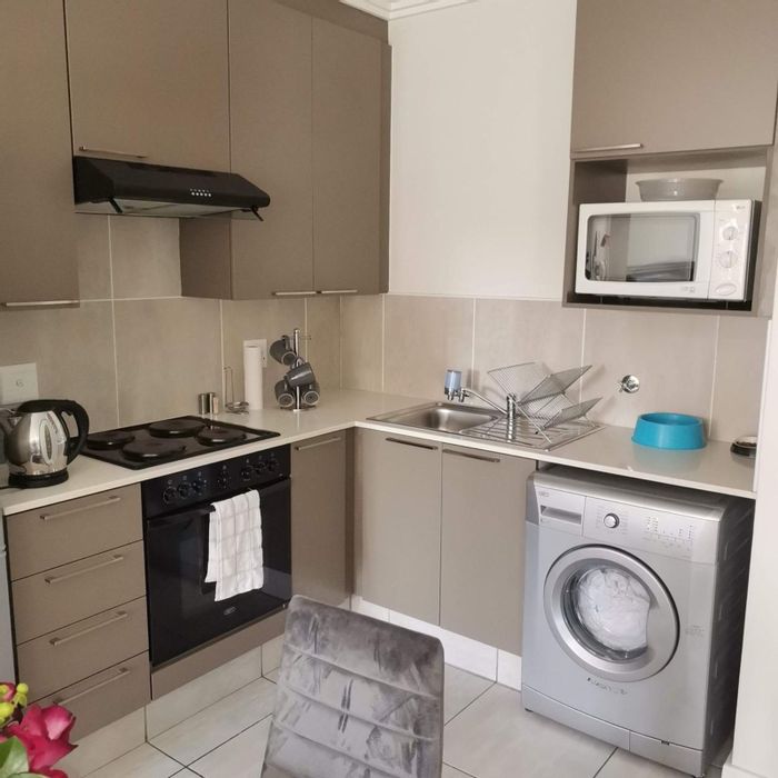 For Sale: Apartment in Craigavon with pool, clubhouse, and 24-hour security.