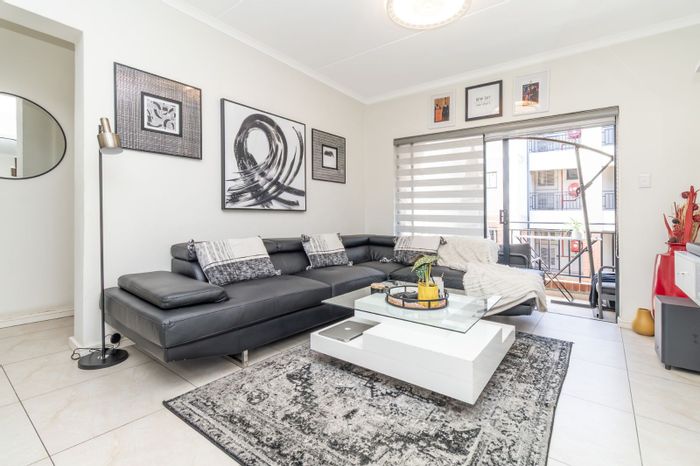 For Sale: 2-Bedroom Apartment in Randpark Ridge with Pool, Gym, and Security.