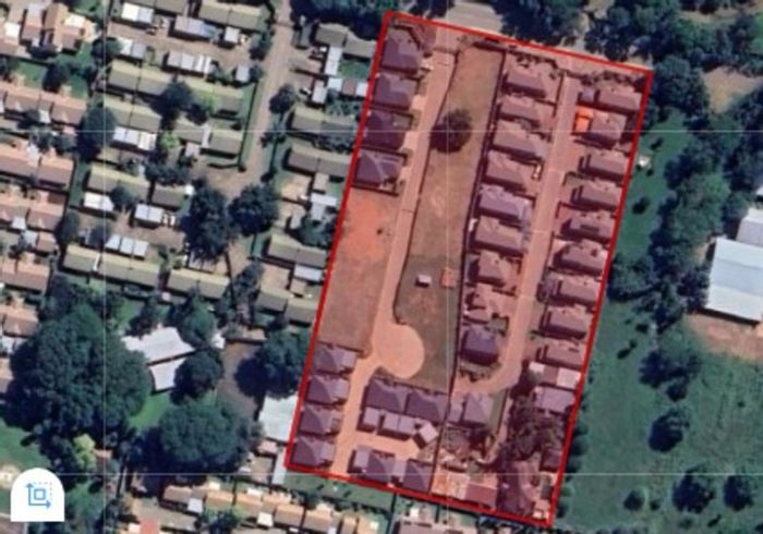Annlin House For Sale: Customizable building packages, secure estate, prime location.