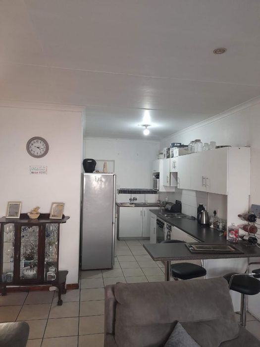 3-bedroom house to rent in Pacaltsdorp with fenced yard and secure parking.