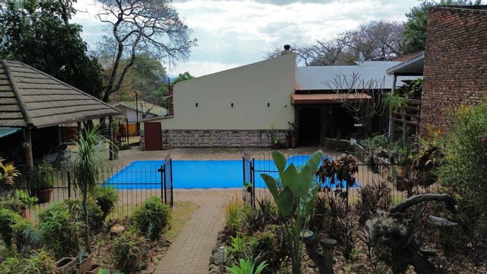 Spacious Hazyview Central house with pool, solar system, and separate apartment for sale.