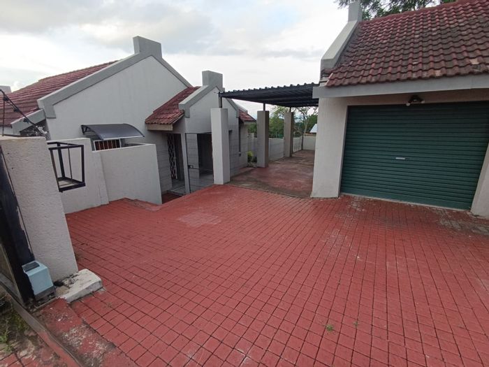 For Sale: House in Sonheuwel Ext 1 with 3 bedrooms, garage, and secure location.