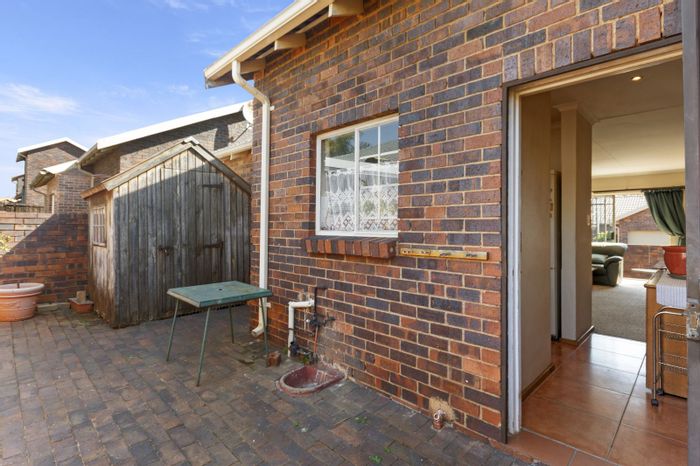 For Sale: Townhouse in Weltevreden Park with 2 beds, garden, and garage.