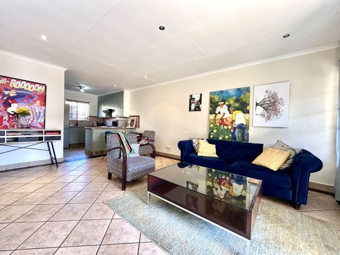3-Bedroom Townhouse For Sale in Mooikloof Ridge with Garden, Inverter, and Security.