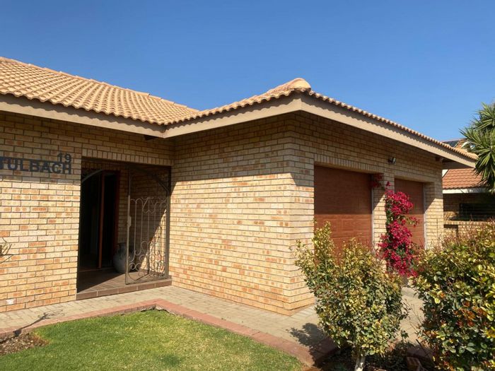 Hillcrest House For Sale: 3 beds, study, double garage, garden, solar power.