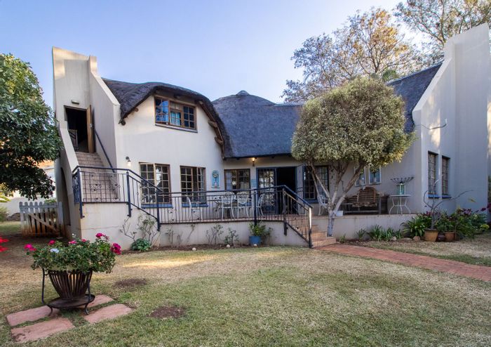 Ninapark House For Sale: 3 Bedrooms, garden, garage, near nature and amenities.