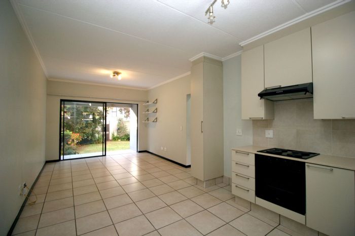 Bryanston Apartment For Sale: 2 beds, garden, clubhouse, pool, 24-hour security.