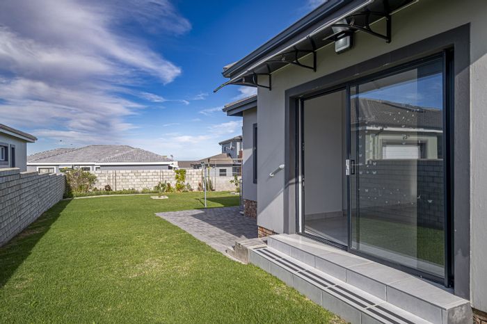 For Sale: House in Fountains Estate with garden, double garage, and security features.