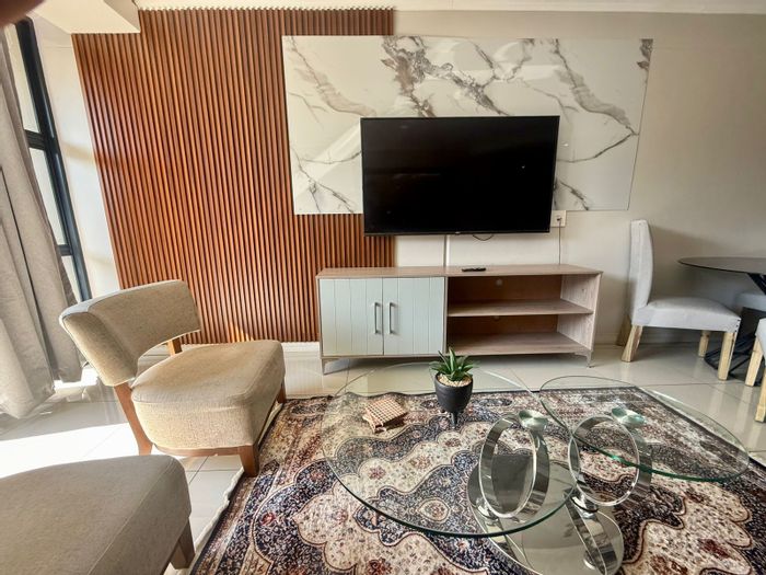 Menlo Park Apartment To Rent: Furnished, pet-friendly, solar-powered with secure parking.