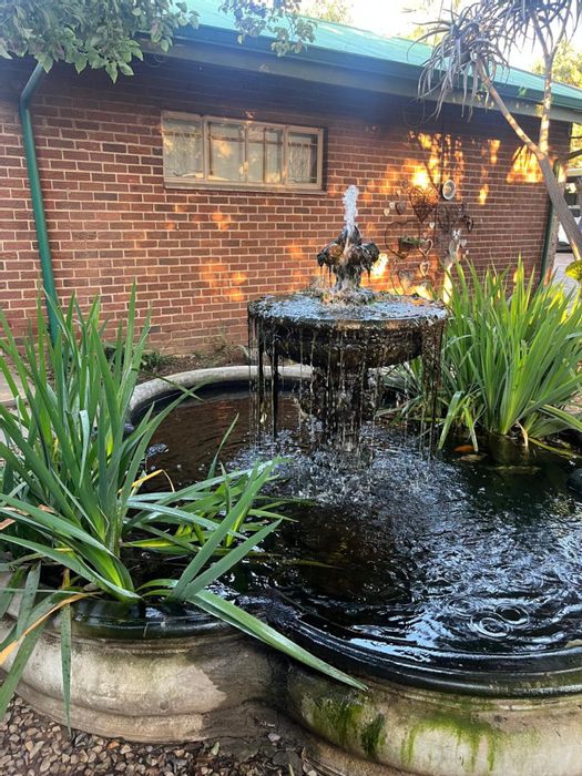 For Sale: Capital Park House with 4 bedrooms, pool, flatlet, and ample parking.