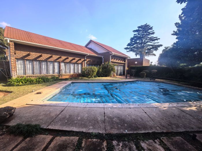 Spacious Bronberrick house with pool, flatlet, and ample parking for sale.