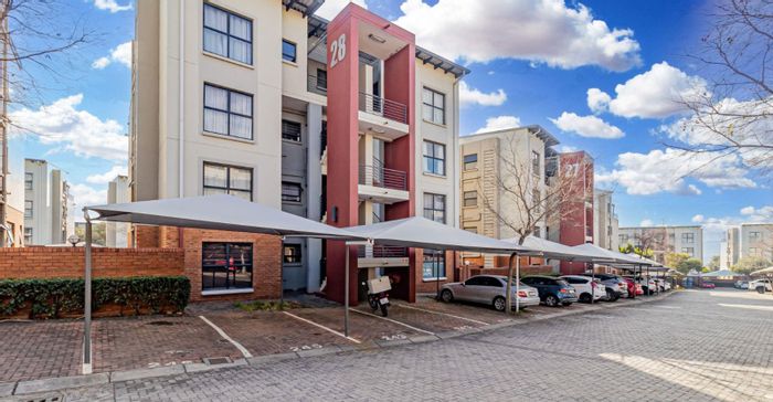 For Sale: 2-Bedroom Apartment in Fourways with Pool, Gym, and Security.