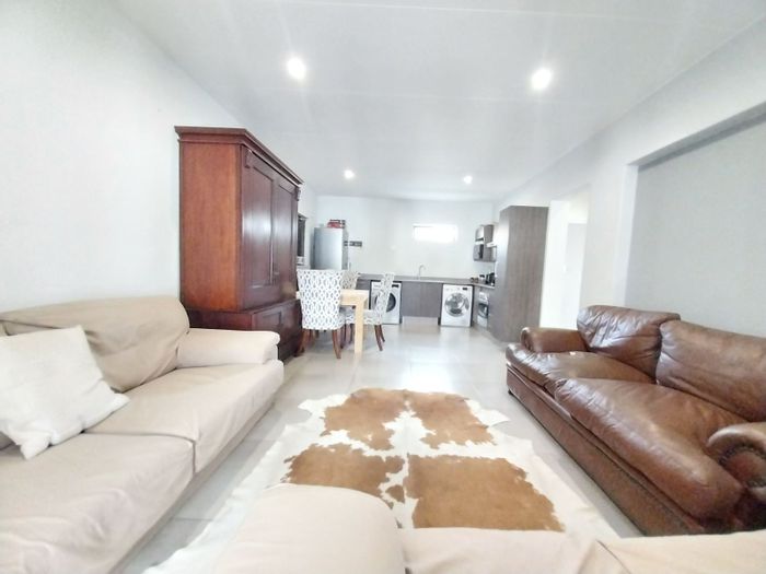 Bryanston Apartment For Sale: 2-bed, pet-friendly, pool, near amenities and golf.