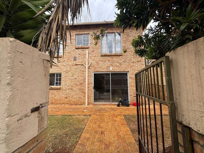 For Sale: Townhouse in Heuwelsig Estate with private garden, 3 bedrooms, secure living.