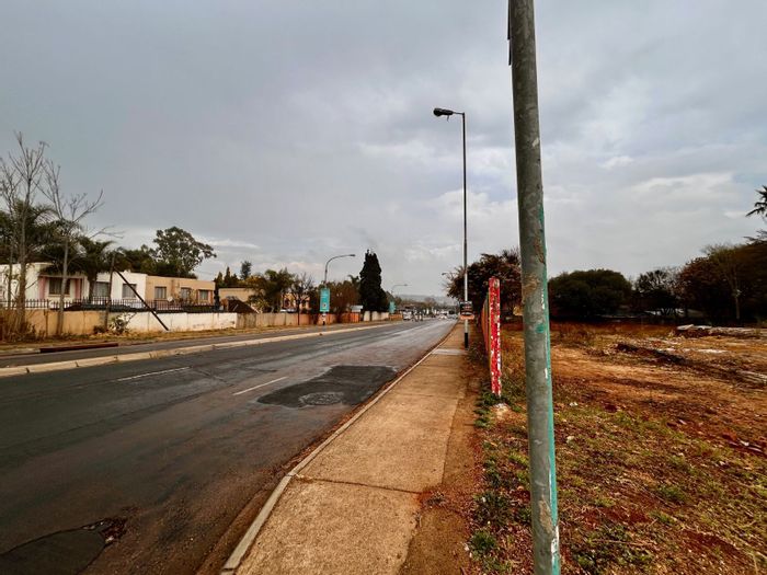 For Sale: 2,186 sqm Commercial Corner Stand in Clubview with High Visibility.