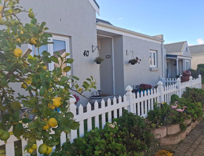 Investment opportunity in Fonteine Retirement Village: 2-bed house with leaseback.