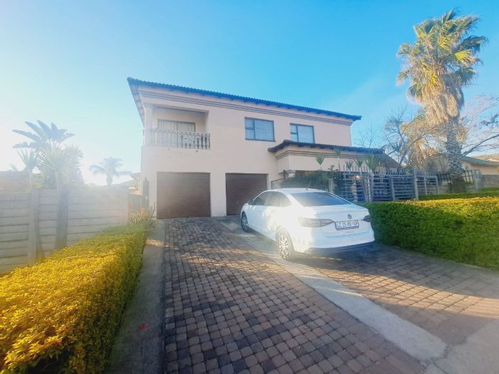 Eersterust House For Sale: 6 Bedrooms, Pool, Solar Power, Double Garage, Prime Location.