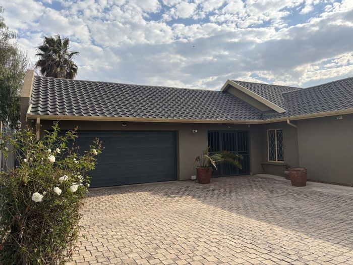 For Sale: 4-Bedroom House in Verwoerdpark with Pool, Office, and Security Features.