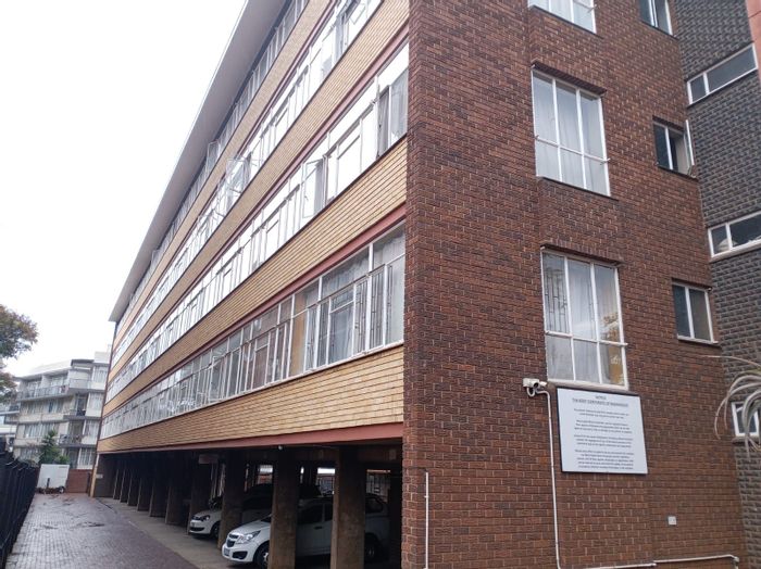 Arcadia Apartment For Sale: Bachelor unit, remote access, near amenities, no load shedding.
