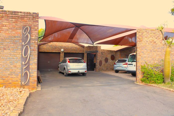 For Sale: House in Doornpoort with pool, bachelor flat, and double garage.