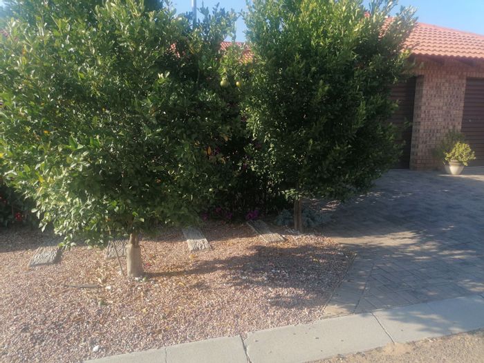 House for Sale in Modimolle Central: 2 beds, pet-friendly, secure complex amenities.