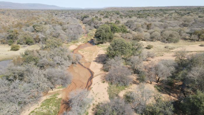 250ha Farm in Lephalale Rural for Sale: Game fenced, solar power, river access.