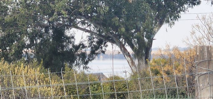 Vaal Marina Central: Vacant Land Residential for Sale, 2,888 sqm with Shed & Waterfront Access.
