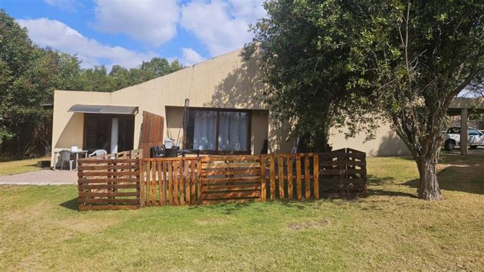 House To Rent in Glen Austin AH: 2 beds, shared pool, secure estate, pet-friendly.
