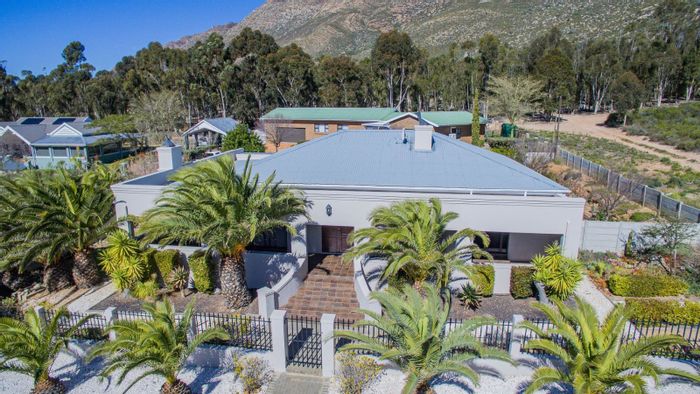 For Sale: House in Montagu Central with 4 bedrooms, landscaped garden, and open plan living.