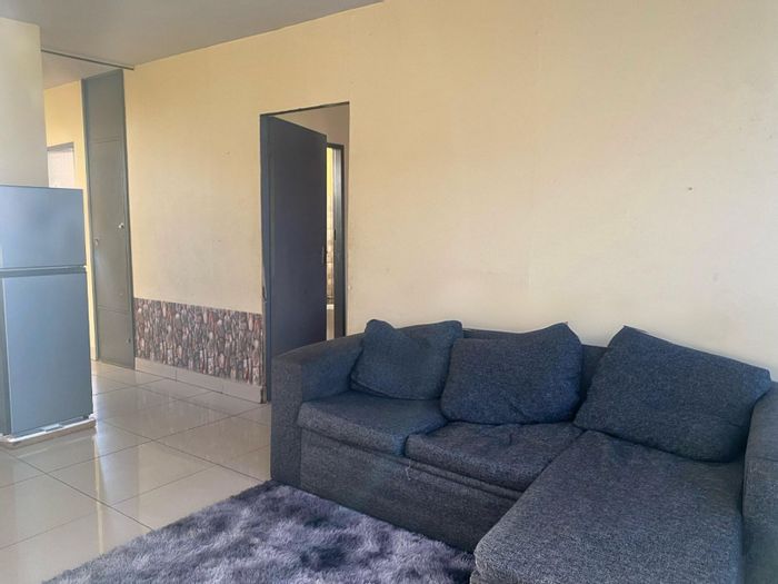 1-Bedroom Apartment For Sale in Sunnyside with en-suite and convenient amenities.