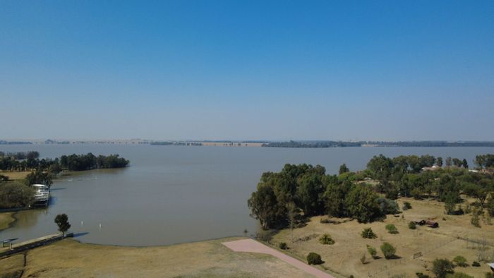 Vacant Land Residential For Sale in Vaal Marina Central - Off-Grid, Dam Views.