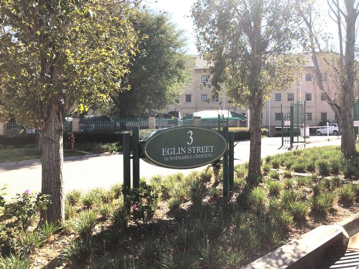 Prime Office Space To Rent in Sunninghill with Parking and 24-Hour Security.