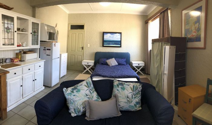 Fully furnished 1-bedroom apartment in Linden, secure parking, garden access. To Rent.
