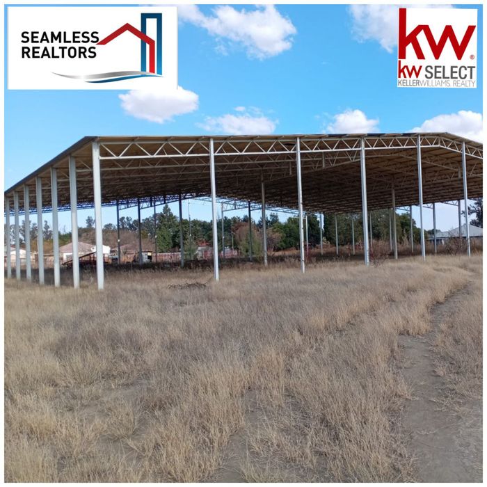 For Sale: Commercial property in Christiana Central, ideal for major retailers.