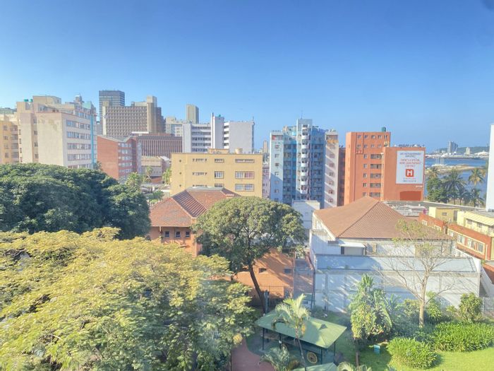 2.5 Bedroom Apartment for Sale in Durban Central with Harbour Views and Parking.