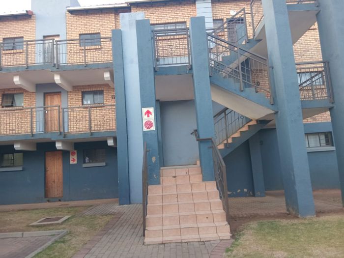 2 Bedroom Apartment For Sale in The Orchards with 24-hour security and park access.