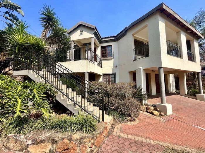 For Sale: La Montagne House with 3 Bedrooms, Cottage, and Secure Parking.