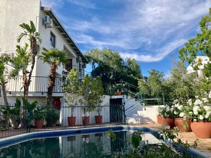 Guest House For Sale in Springbok Central: 16 rooms, olive grove, pool, Wi-Fi.