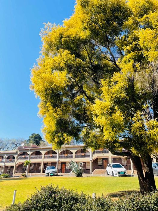 1-Bedroom Apartment in Albertville For Sale, Secure Complex, Great Investment Opportunity.