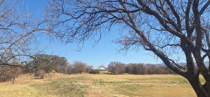 For Sale: Hekpoort Farm - 14 hectares, riverfront, arable land, historic house.