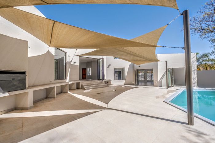 House To Rent in Waterkloof Ridge: Pool, solar energy, staff quarters, and more.