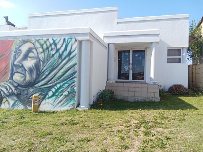 Spacious Parkside house for sale: 5 bedrooms, entertainment area, ample garage space.