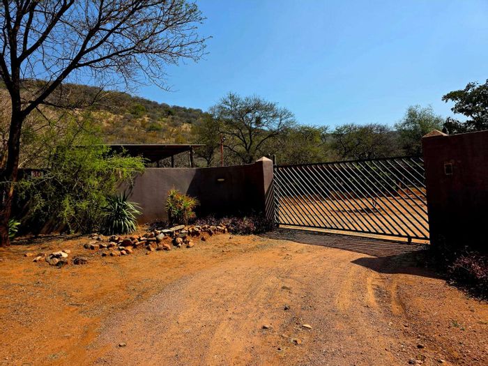 Farm for Sale in Planknek AH: 5.7ha with solar, boreholes, and farming facilities.